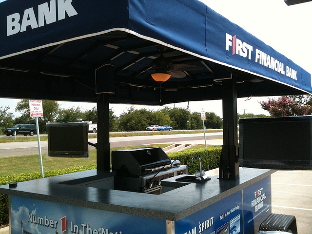 File:Money Markets 4033.jpg