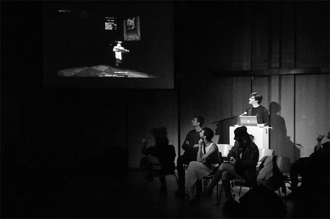 File:Aki presentation.jpg