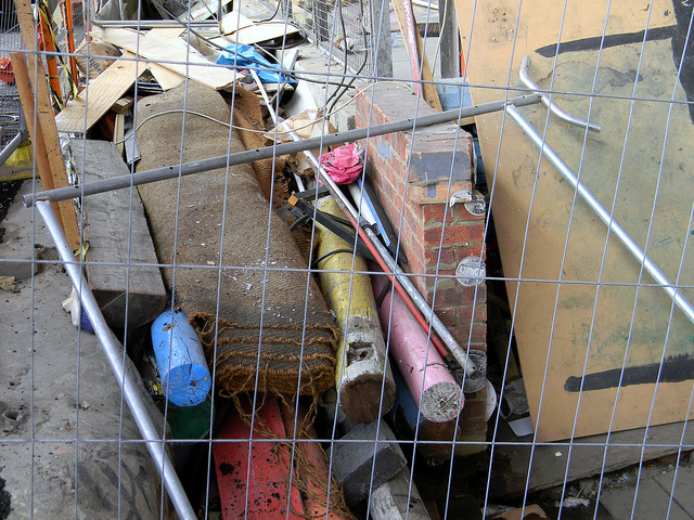 File:Junk Cars For Sale 2094.jpg