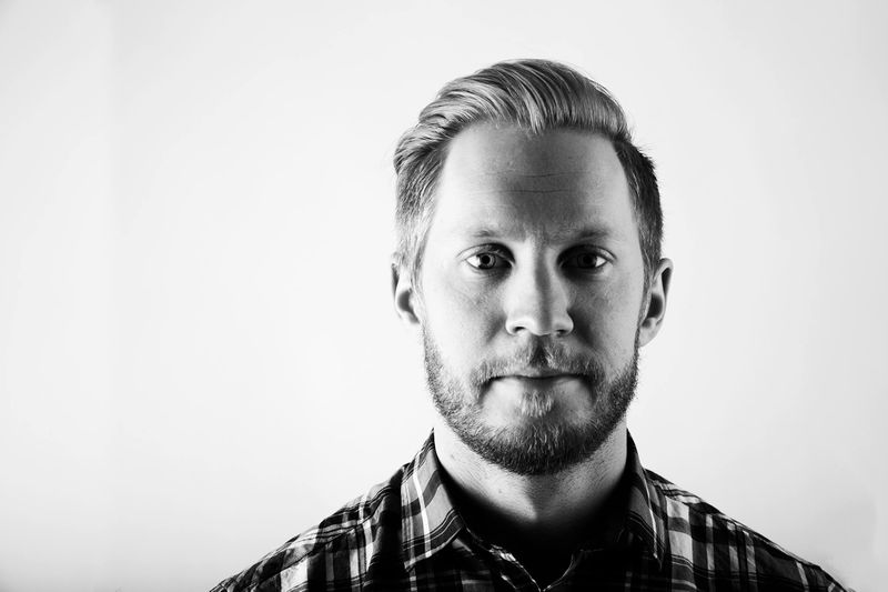 File:Cara photoshot bw.jpg