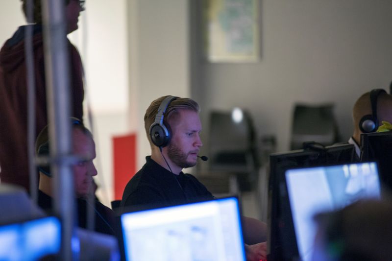 File:Qhlan2017 LocKtar cara playing.jpg