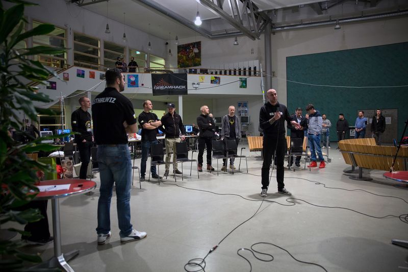 File:Qhlan2017 Feffe host nominations.jpg