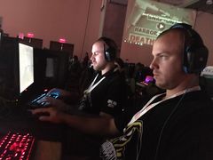 Qcon2017 feffe locktar playing.jpeg