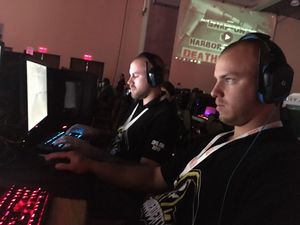 Qcon2017 feffe locktar playing.jpeg