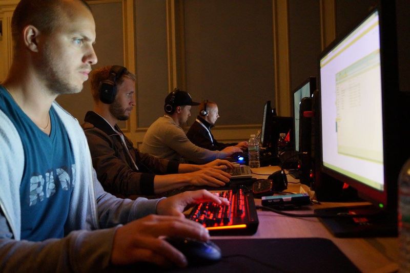 File:QuakeCon 2016 rune aeronauts.jpg